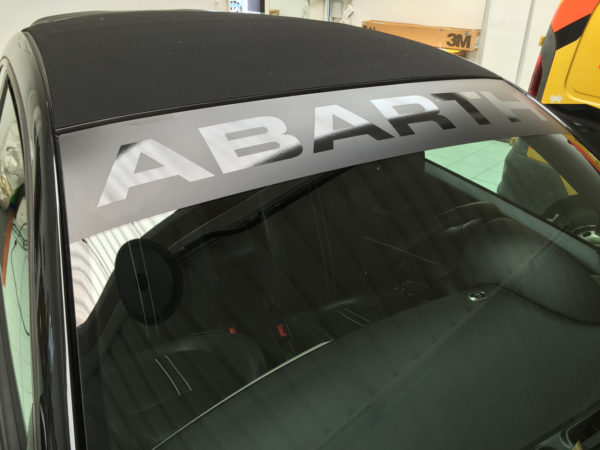 Abarth 500 C fascia parasole adesiva personalizzata ABARTH