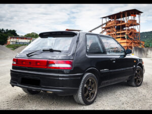 Kit adesivi replica per Mazda 323 1990-1992