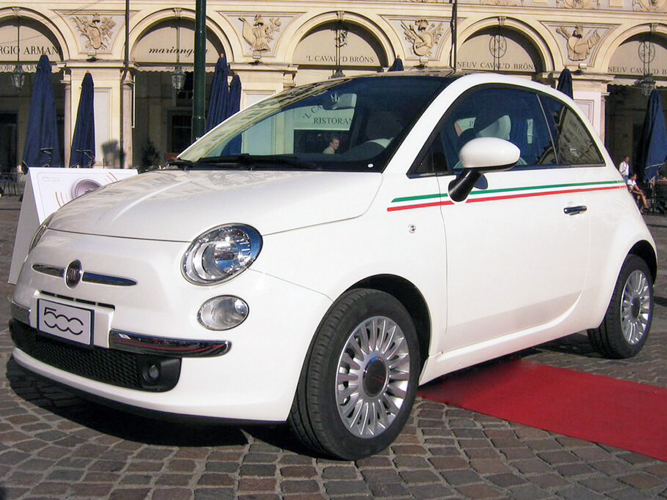 Acquista Kit fasce laterali replica bandiera italiana per Fiat 500