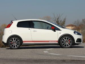 fiat-grande-punto-abarth-kit-fasce-laterali-replica